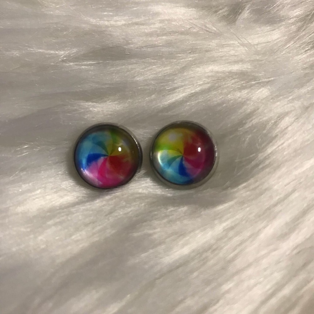 earrings. Never worn.